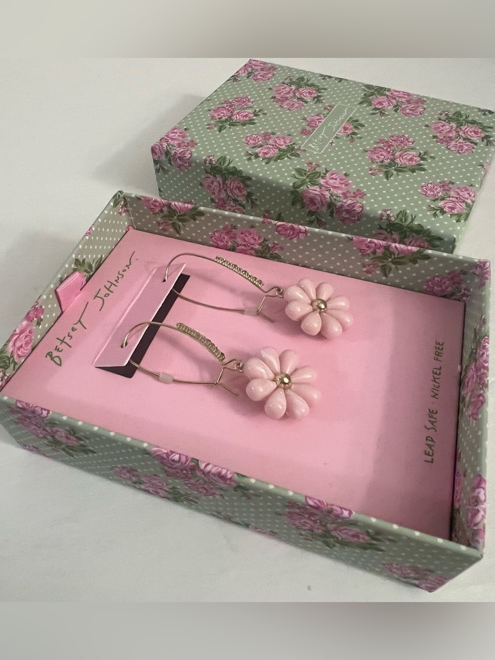 Betsey Johnson Gold tone Pink Daisy Drop Earrings - Picture 8 of 16